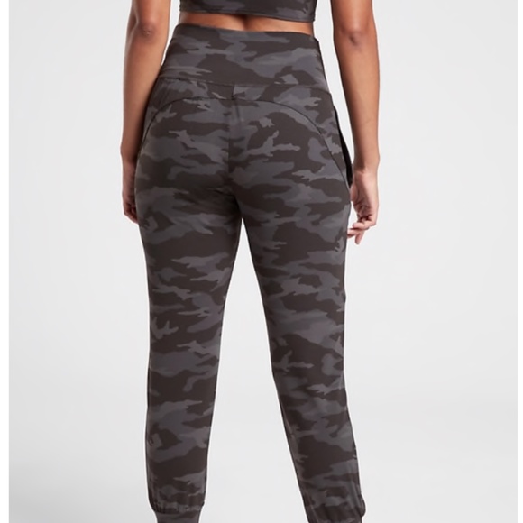 Athleta Salutation Jogger Camo - Picture 4 of 6